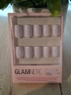 Glamnetic Calm & Cool Lilac Gray Short Squoval Nails